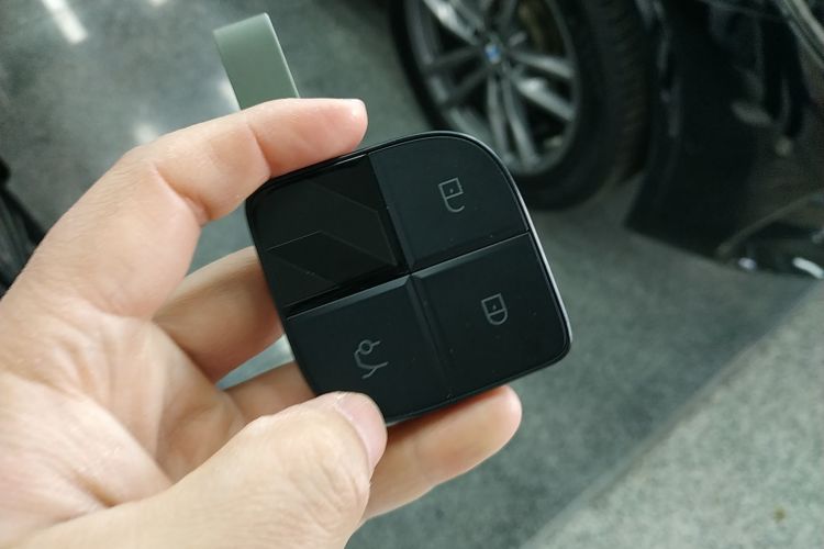 领克08 EM-P 2023款 120km 长续航Halo中控内饰11