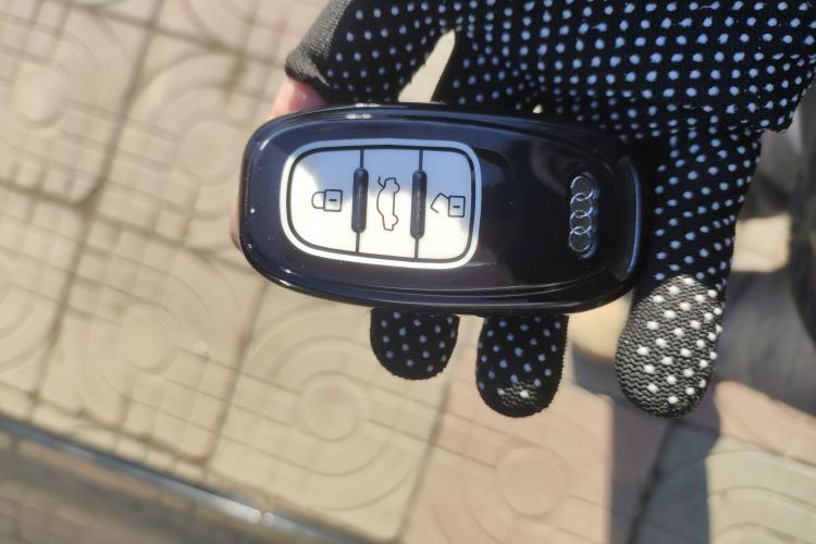 奥迪A6L 2015款 TFSI 百万纪念智领型中控内饰7001