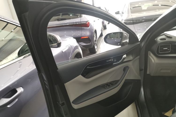 比亚迪 秦PLUS 2023款 冠军版 DM-i 120KM卓越型中控内饰7007