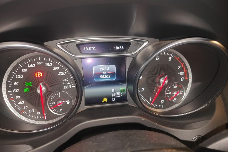 奔驰CLA 2017款 CLA 220 4MATIC 极地限量版中控内饰15