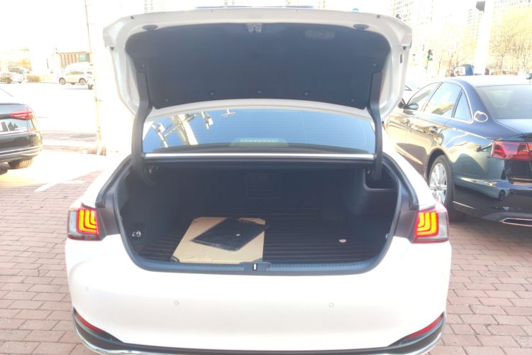 雷克萨斯ES 2021款 200 卓越版机舱底盘23