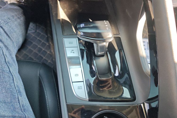 现代 伊兰特 2023款 1.5L CVT GLX精英版局部细节18