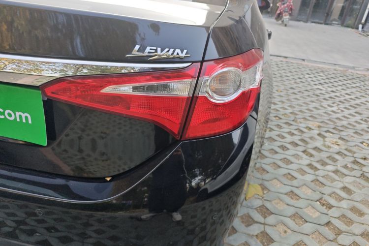 丰田 雷凌 2016款 1.6G 手动精英版车身外观9