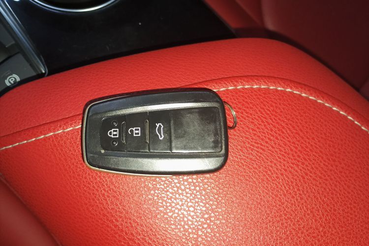 丰田 凯美瑞 2018款 2.5S 锋尚版中控内饰11