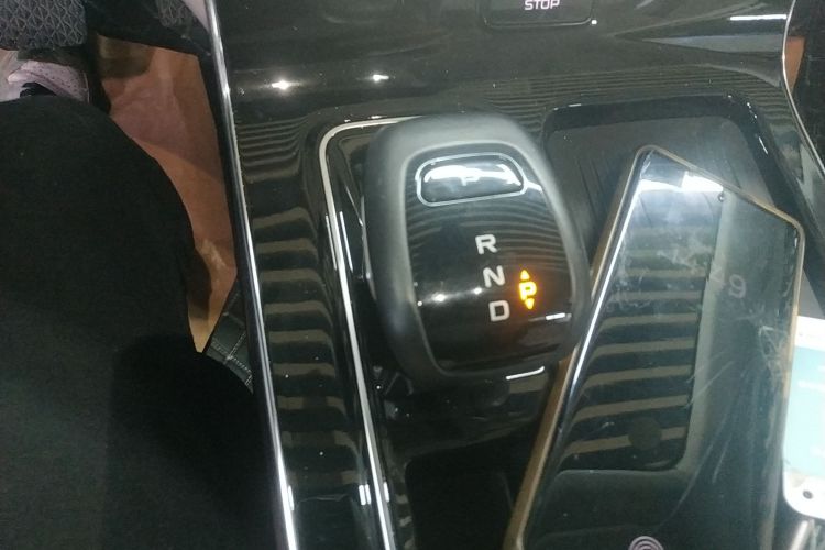 奔腾T90 2023款 2.0T 自动旗舰型中控内饰18