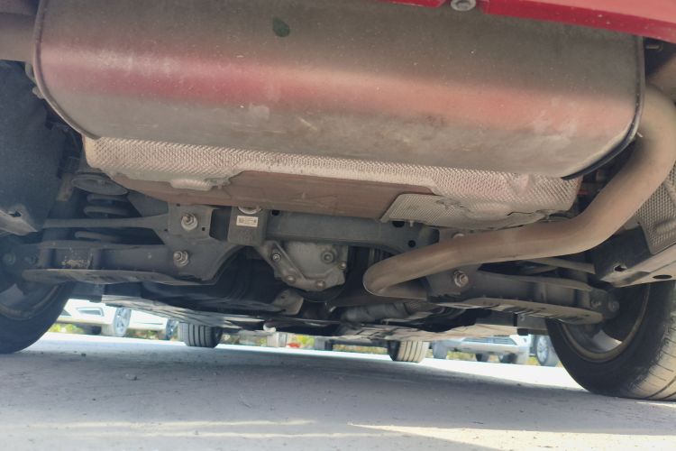 宝马3系 2015款 316i 运动设计套装局部细节9008