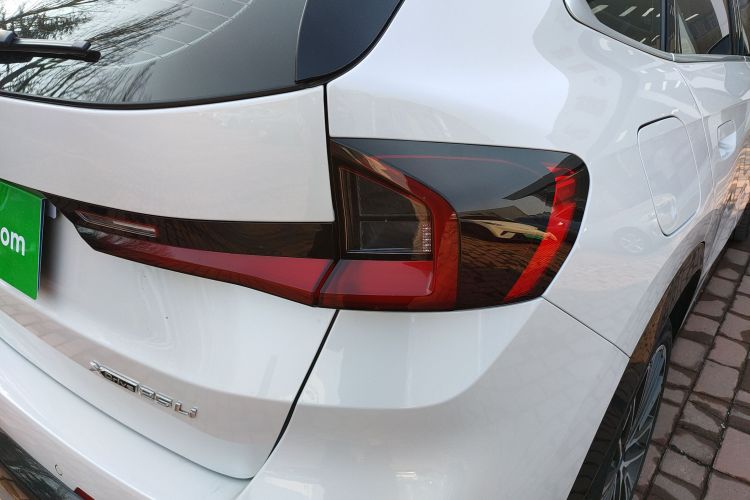 宝马X1 2023款 xDrive25Li X设计套装车身外观9