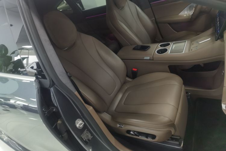 鸿蒙智行 智界R7 2025款 增程 251km Max局部细节41