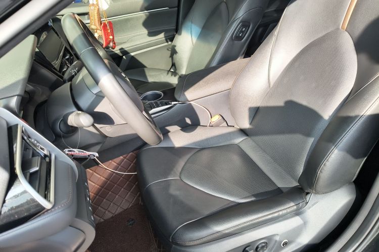 丰田 凯美瑞 2021款 双擎 2.5HG 豪华版中控内饰19