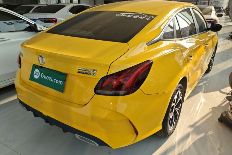 名爵 MG5 2022款 180DVVT CVT青春豪华版车身外观7