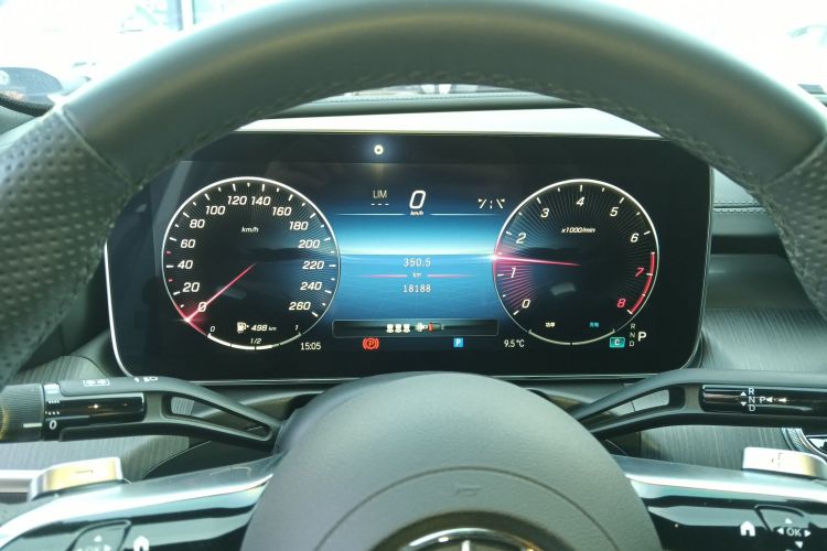 奔驰C级 2023款 改款 C 200 L 运动版中控内饰14