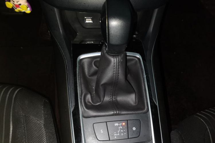 标致408 2018款 改款 350THP 自动豪华版局部细节18