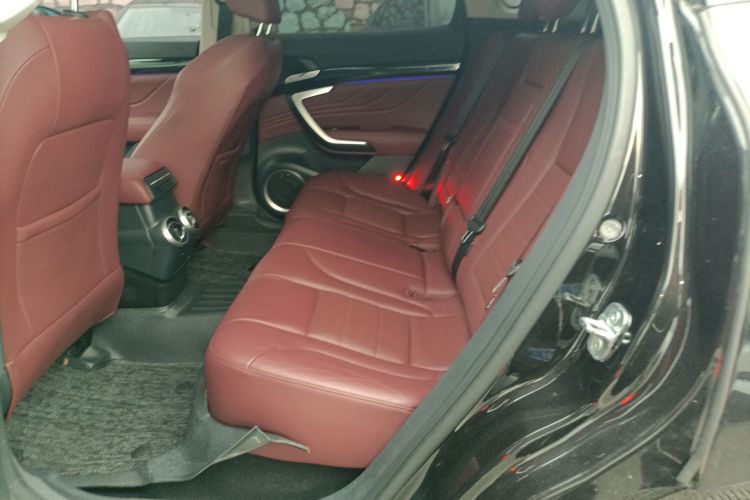 魏牌 VV7 2017款 2.0T 旗舰型中控内饰21