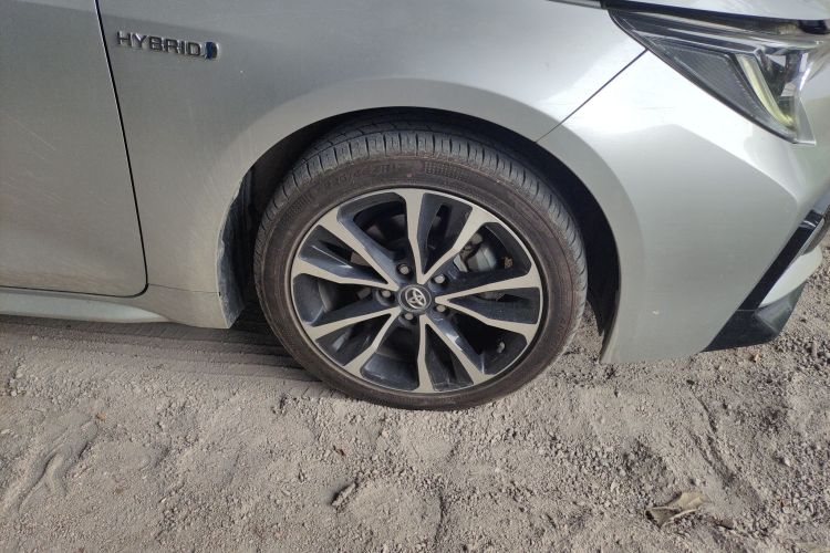 丰田 雷凌 2021款 双擎 1.8H E-CVT运动版车身外观6007