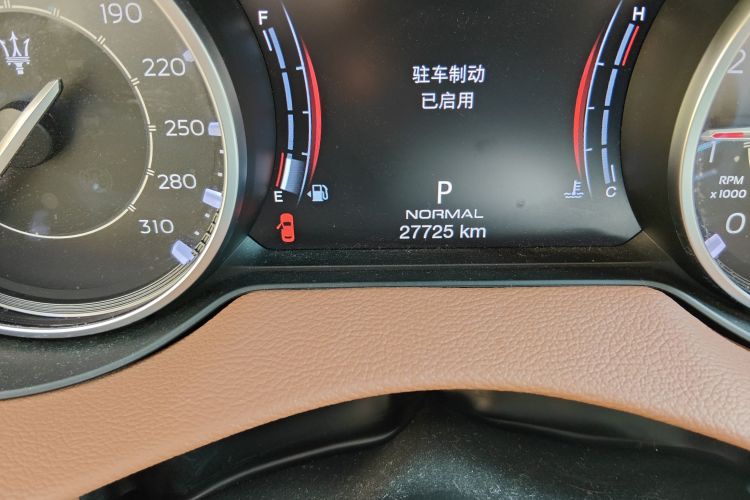 玛莎拉蒂 Levante 2022款 2.0T GT锋芒版中控内饰15