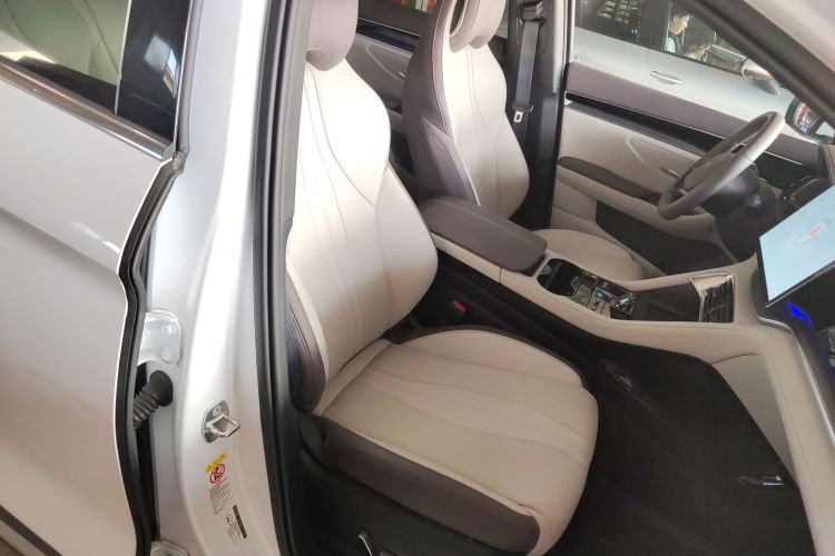 比亚迪 宋PLUS新能源 2025款 DM-i 智驾版 112KM 尊荣型局部细节41