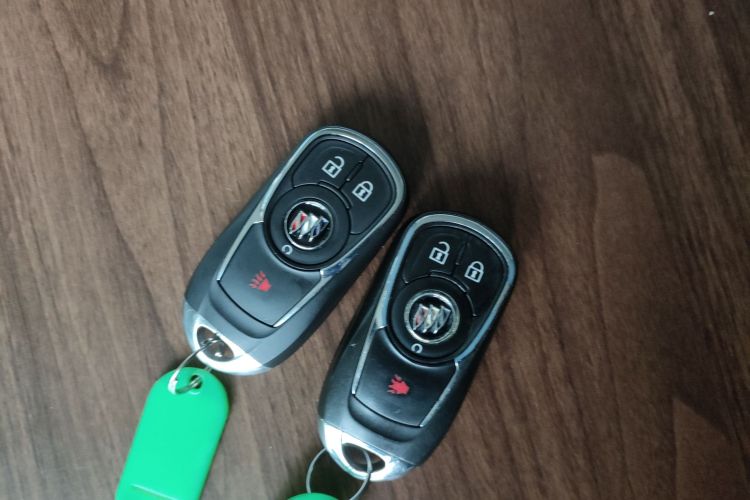 别克GL8 2021款 陆上公务舱 652T 舒适型中控内饰11