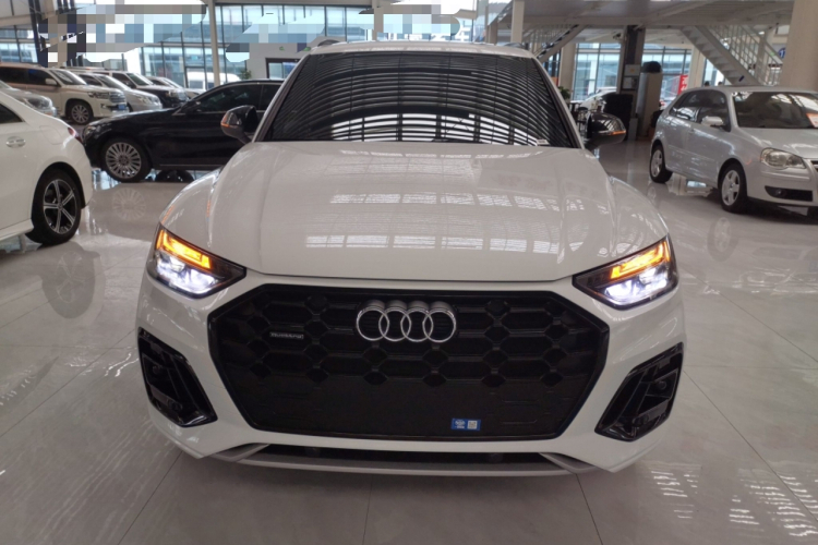 奥迪Q5L 2023款 40T 时尚动感型车身外观2