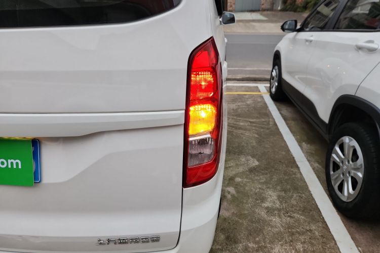 五菱汽车 五菱宏光V 2019款 1.5L劲享版国VI LAR车身外观9