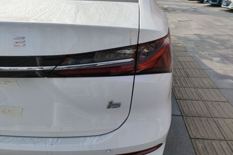 荣威i5 2026款 1.5L CVT豪华版车身外观9