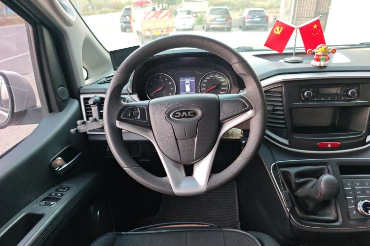 江淮瑞风 瑞风M4 2018款 2.0L 手动速运版中控内饰13