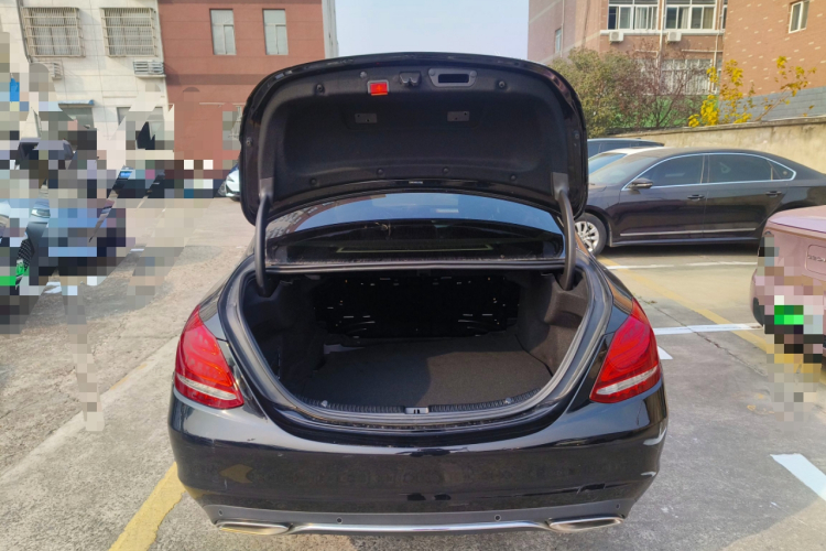 奔驰C级 2017款 C 180 L机舱底盘23