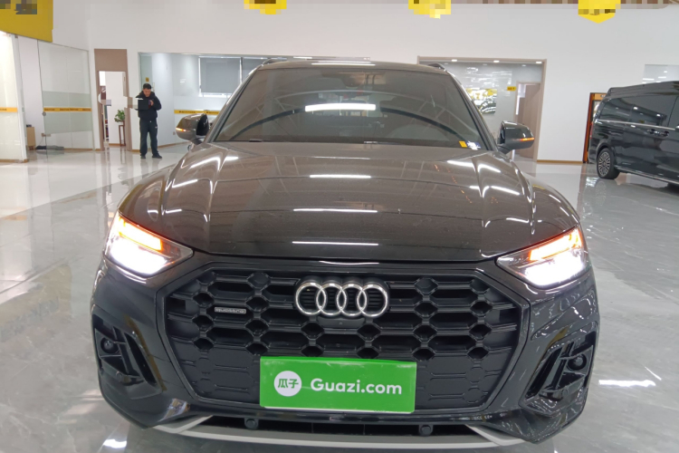 奥迪Q5L 2024款 45 TFSI 豪华动感型车身外观2