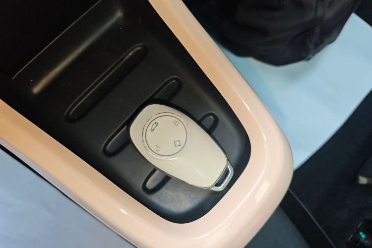 零跑汽车 零跑T03 2021款 400豪华版中控内饰7001