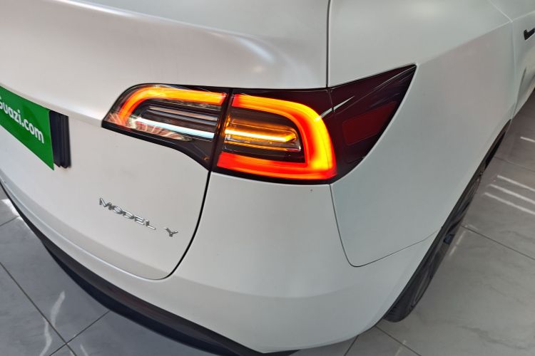 特斯拉 Model Y 2024款 后轮驱动版车身外观6006