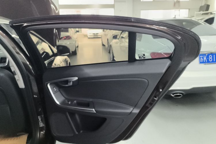 沃尔沃S60 2018款 S60L T3 智进版中控内饰7006