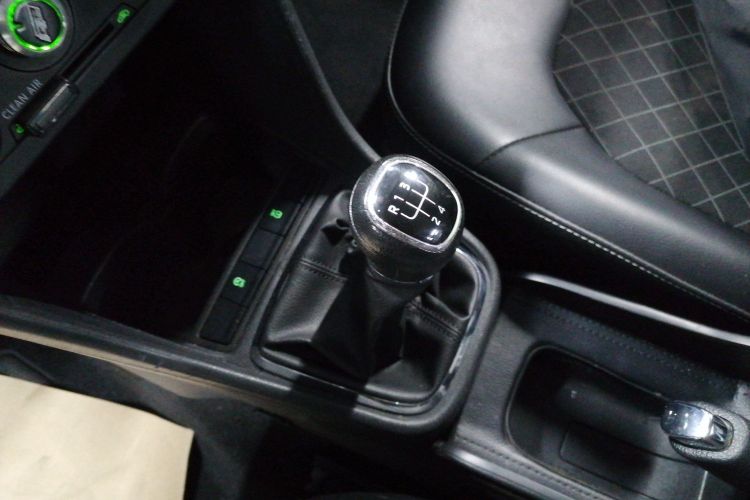 斯柯达 昕锐 2019款 1.5L 手动舒适版 国V中控内饰18