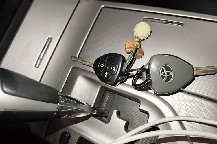 丰田 凯美瑞 2012款 骏瑞 2.0S 耀动版中控内饰7001