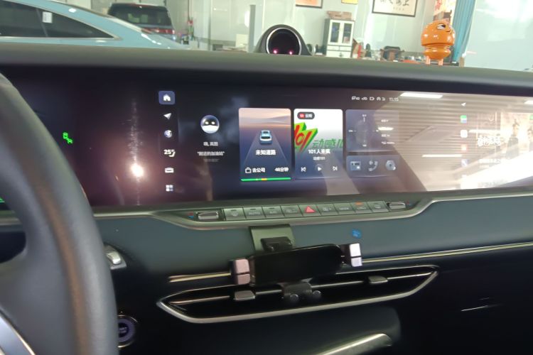 岚图汽车 岚图FREE 2021款 四驱纯电首发纪念版专属豪华套装中控内饰16