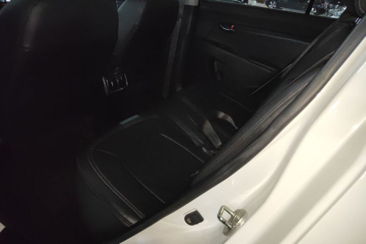 起亚 智跑 2015款 2.0L 自动两驱版DLX中控内饰7004