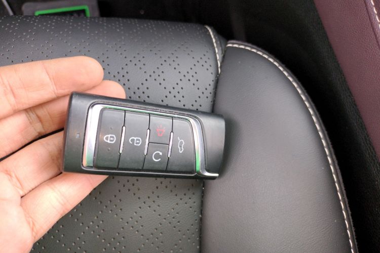 广汽传祺 传祺M6 2021款 270T DCT尊享版（七座）中控内饰7001