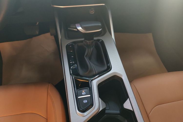 吉利汽车 帝豪 2025款 第4代 1.5L CVT旗舰型中控内饰18