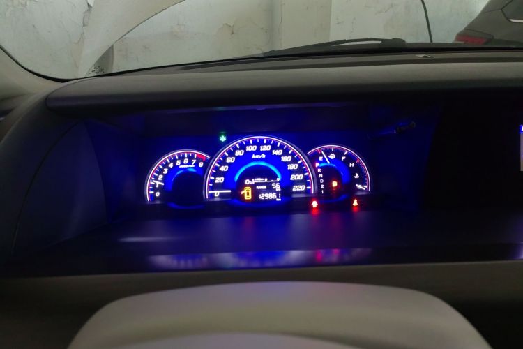 本田 艾力绅 2015款 2.4L VTi-S尊贵版中控内饰14