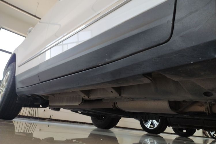 凯迪拉克XT5 2021款 28T 豪华型机舱底盘29