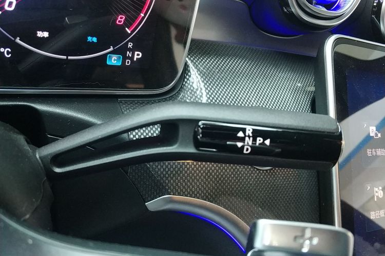 奔驰C级 2024款 改款三 C 260 L 运动版中控内饰18