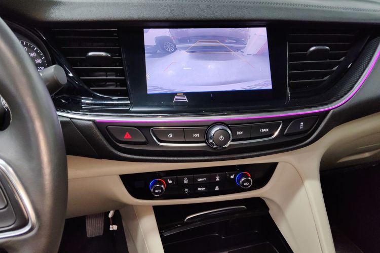 别克 君威 2020款 552T 精英型中控内饰16