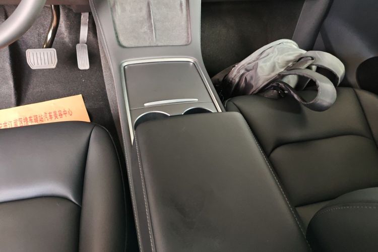特斯拉 Model Y 2024款 后轮驱动版中控内饰18