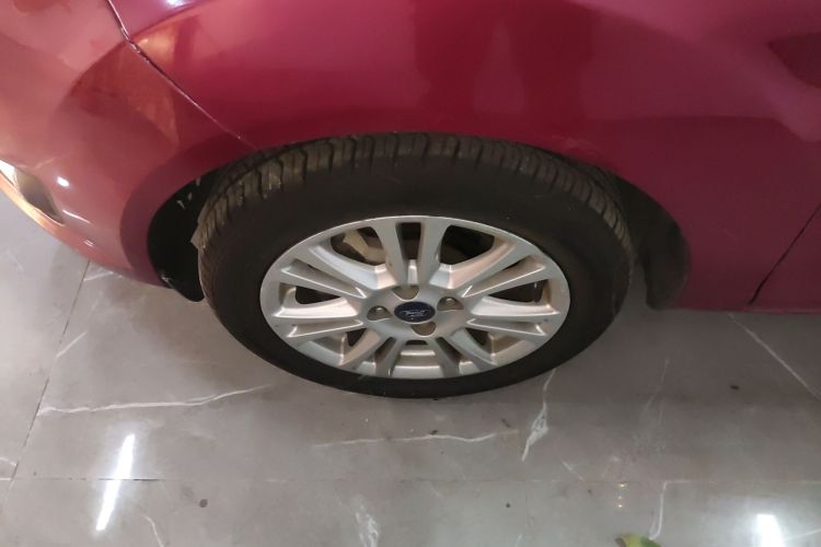 福特 嘉年华 2013款 两厢 1.5L 自动时尚型车身外观6001