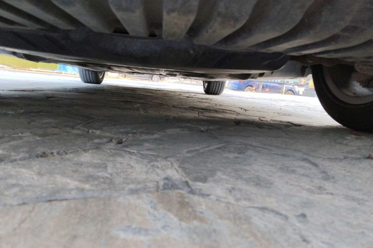 奔驰C级 2020款 C 200 L 时尚型运动版局部细节9008