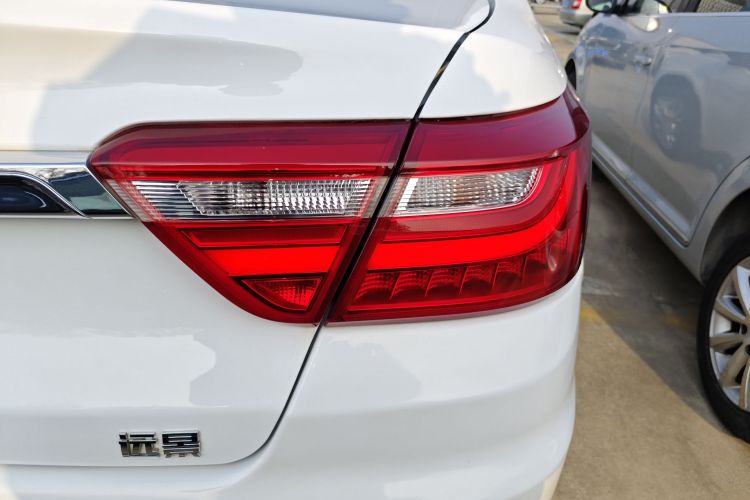 吉利汽车 远景 2018款 1.5L 自动幸福版车身外观9