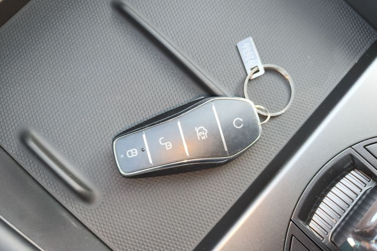 比亚迪 海豹06新能源 2024款 DM-i 80KM尊贵型中控内饰11