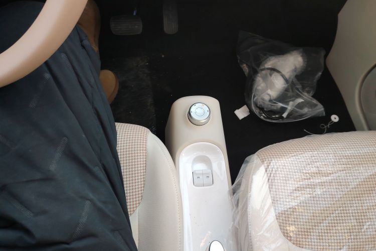 五菱汽车 宏光MINIEV 2024款 第三代 215km 青春版中控内饰18