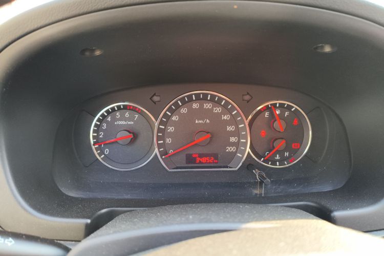 长安 悦翔V3 2015款 1.4L 手动美满型 国IV中控内饰14