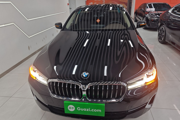 宝马5系 2023款 530Li 领先型 豪华套装车身外观2
