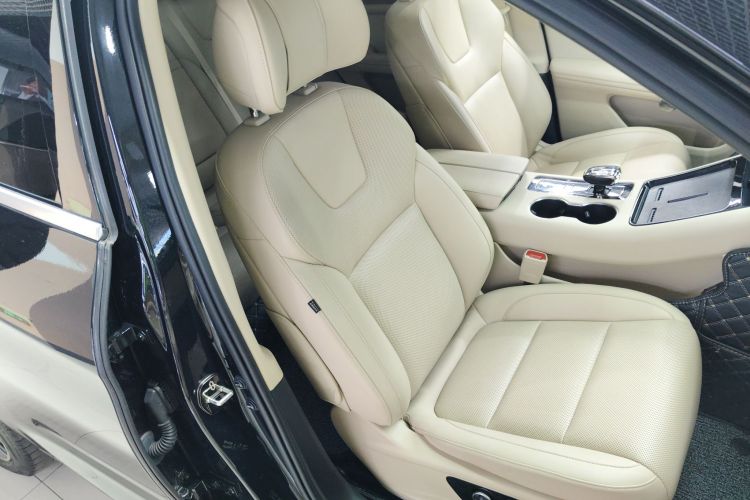 鸿蒙智行 问界M5 2022款 纯电四驱性能版局部细节41