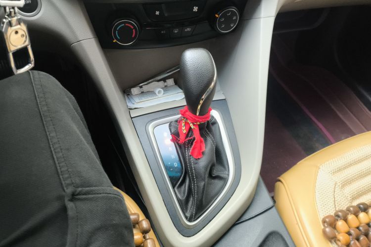 别克 英朗 2015款 15N 自动精英型中控内饰18